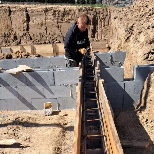 Budowa domu z ławą fundamentową