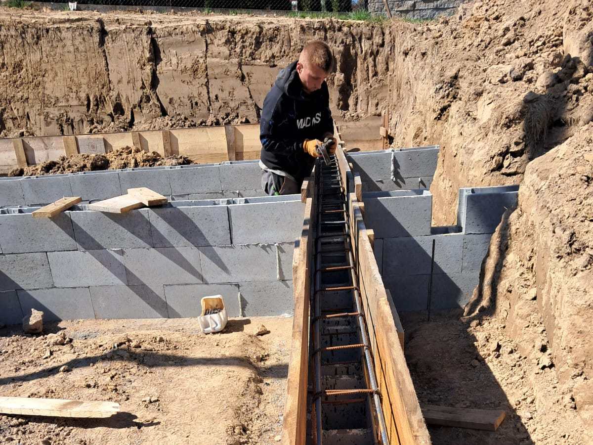 Budowa domu z ławą fundamentową